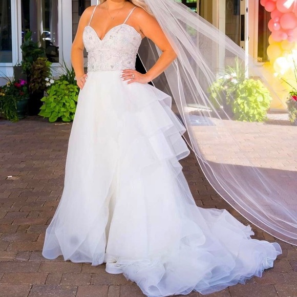 Hayley Paige Joan Wedding Dress - Picture 1 of 5